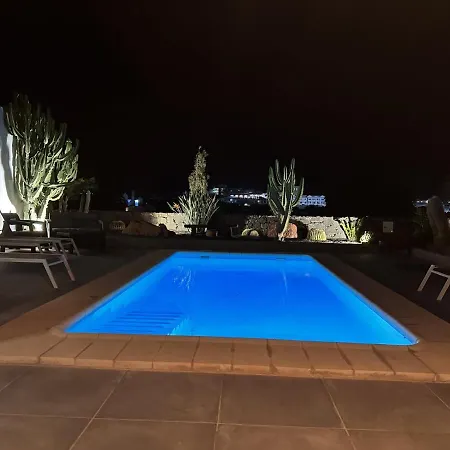 Вілла Patos Плайя-Бланка